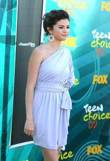 Selena-Gomez-308069,400619,big