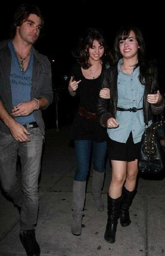Selena-Gomez-308069,400549,big - 000 poze super cool cu selena 000