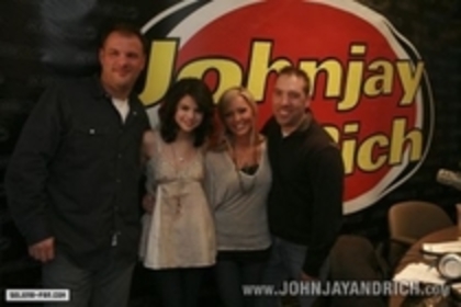 normal_001 - Johnjay and Rich Show - KISS FM 104 7