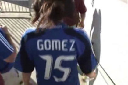 normal_selenafan02 - Kansas City Wizards Soccer Autograph Singing