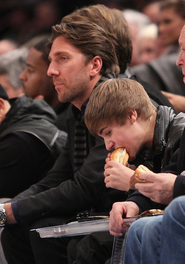 Justin+Bieber+Dallas+Mavericks+v+New+York+wjhQLGObFpDl - Ceva NoU