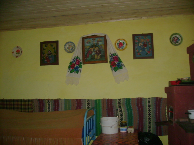 icoanele sunt pictate pe sticla