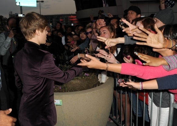  - 2011 Justin Bieber Never Say Never Premiere PHOTOS