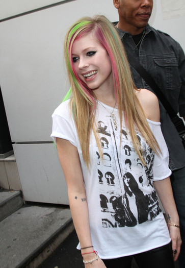 Avril+Lavigne+Avril+Lavigne+Arriving+NRJ+Radio+BSQUNoNDasgl - Avril Lavigne Arriving At NRJ Radio In Paris