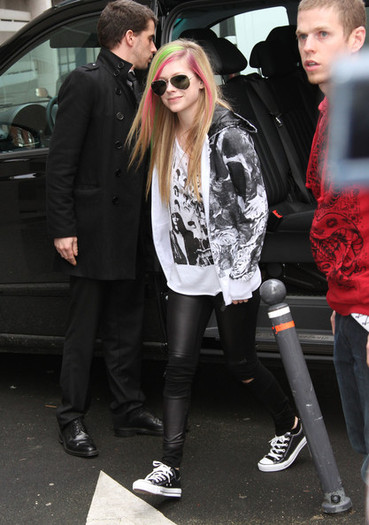 Avril+Lavigne+Avril+Lavigne+Arriving+NRJ+Radio+HxOhGIvP1Xzl