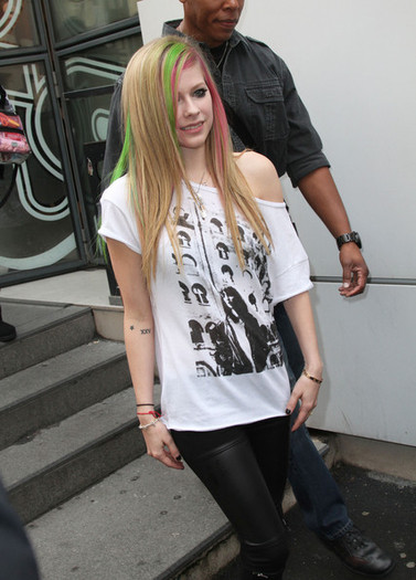 Avril+Lavigne+Avril+Lavigne+Arriving+NRJ+Radio+P6wG5Q2un4wl - Avril Lavigne Arriving At NRJ Radio In Paris
