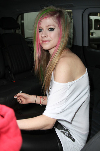 Avril+Lavigne+Avril+Lavigne+Arriving+NRJ+Radio+vjCckNmOLb1l - Avril Lavigne Arriving At NRJ Radio In Paris