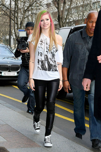 Avril+Lavigne+Avril+Lavigne+Paris+k0JGLG8GUTul