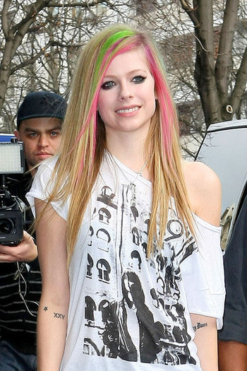 Avril+Lavigne+Avril+Lavigne+Paris+CKL4P7FhUHYl - Avril Lavigne in Paris