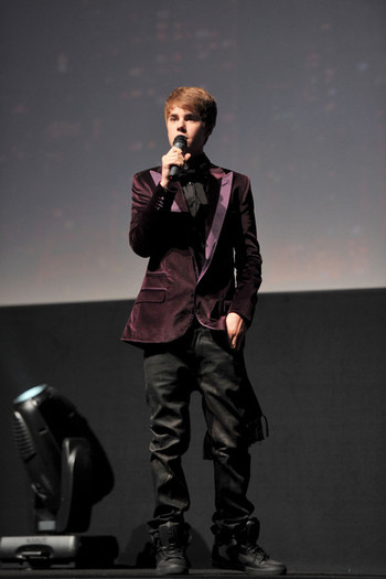 Justin+Bieber+Premiere+Paramount+Pictures+lZxt_40eZZ3l