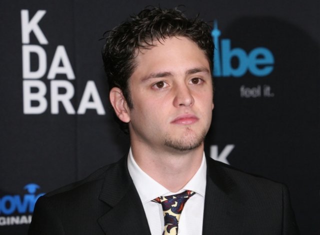 z8385641X,Christopher-Uckermann