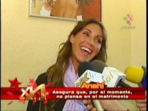 30417123_AGJFGYFAK - 00 Anahi 001