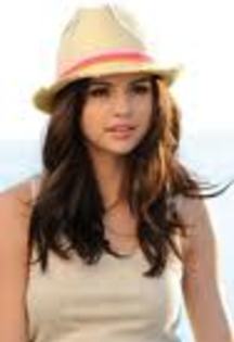 id6i8 - selena gomez xxx1