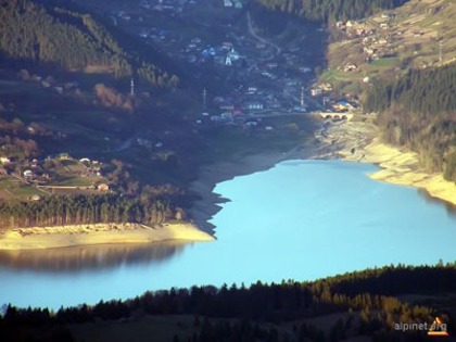 Lacul Izvorul Muntelui - baraje din romania