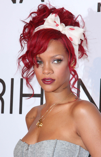 Rihanna - Rihanna-Roby Rihanna Fenty