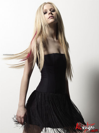 18347091_MCZRIQYSH - Avril Photoshoot Jun 15 2008-ARENA