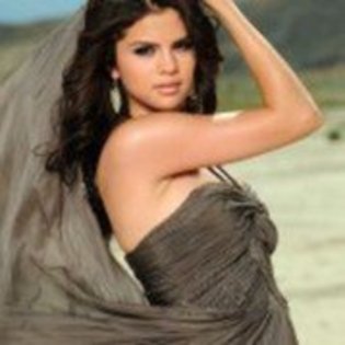 29204112_UWDBZGDFT - SeLeNa GoMeZ-YeAr WiThOuT RaIn