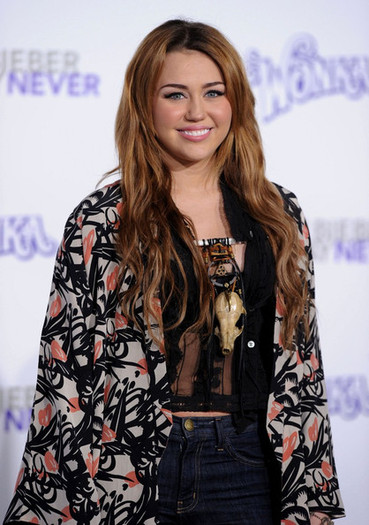 Miley+Cyrus+Justin+Bieber+Never+Say+Never+fRWDG5izshtl