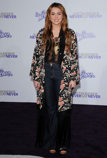 Miley+Cyrus+Justin+Bieber+Never+Say+Never+fY6j1M0NUikl