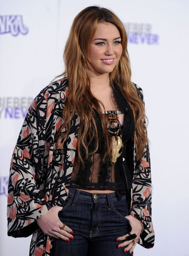 Miley+Cyrus+Justin+Bieber+Never+Say+Never+y2Cfs475I0Nl