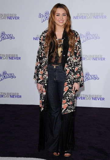 Miley+Cyrus+Justin+Bieber+Never+Say+Never+Z2Bvul83yMrl