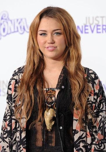 Miley+Cyrus+Premiere+Paramount+Pictures+Justin+ZD-4ItdOKDNl - for iullyana01