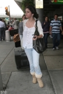 normal_selenafan02 - August 2nd - Arriving at the New York AirPort