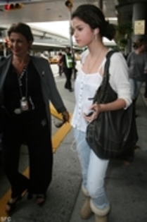normal_selenafan04 - August 2nd - Arriving at the New York AirPort