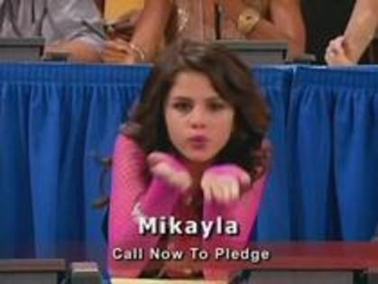normal_009 - Hannah Montana - Giving a Big Kiss From Selena Gomez-Mikayla