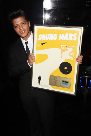Bruno+Mars+Bruno+Mars+Doo+Wops+Hooligans+Album+0fnBsHssGQml