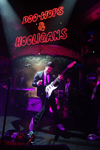 Bruno+Mars+Bruno+Mars+Doo+Wops+Hooligans+Album+4gj-UcOJnOYl