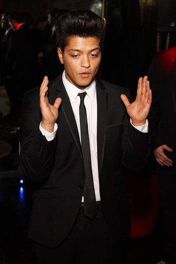 Bruno+Mars+Bruno+Mars+Doo+Wops+Hooligans+Album+nkM38CsRTFQl