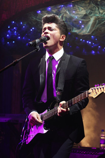 Bruno+Mars+Bruno+Mars+Doo+Wops+Hooligans+Album+vluqzKVchukl