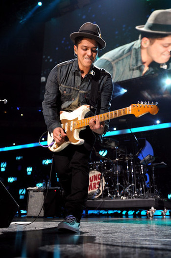 Bruno+Mars+Z100+Jingle+Ball+2010+Presented+Y3JnrgxBbHvl