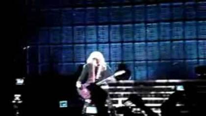 Avril_Lavigne_-_Vancouver_The_Best_Damn_Tour_-_096