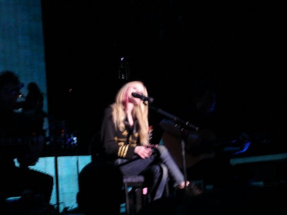 Avril_Lavigne_-_Vancouver_The_Best_Damn_Tour_-_127