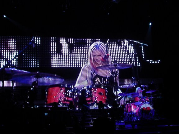 Avril_Lavigne_-_Vancouver_The_Best_Damn_Tour_-_129