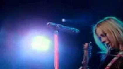 Avril_Lavigne_-_Vancouver_The_Best_Damn_Tour_-_159