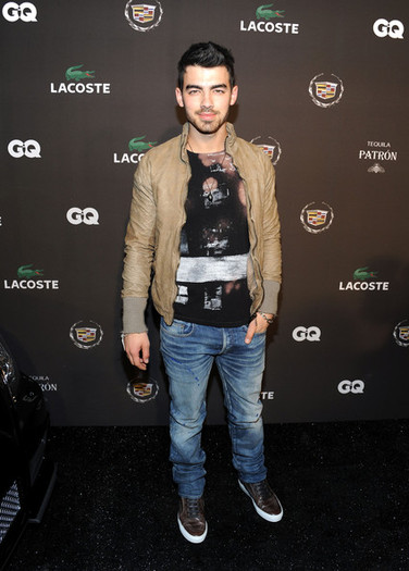 Joe+Jonas+GQ+XLV+Super+Bowl+Party+Red+Carpet+54naHI_RI3Cl - GQ XLV Super Bowl Party - Red Carpet