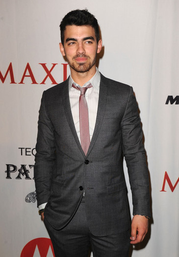 Joe+Jonas+Maxim+Party+Powered+Motorola+Xoom+ILAv5iF6Xrol