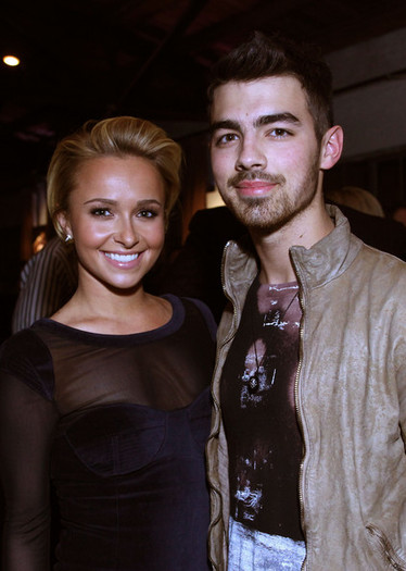 Joe+Jonas+GQ+XLV+Super+Bowl+Party+Inside+04OzjZc6VH7l