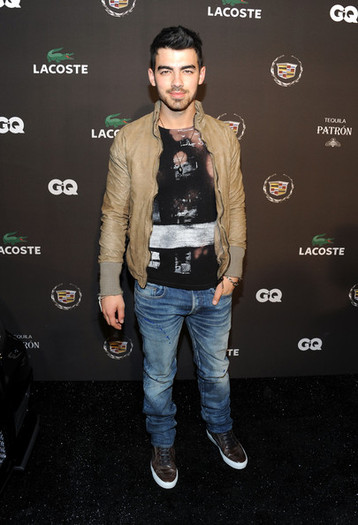 Joe+Jonas+GQ+XLV+Super+Bowl+Party+Red+Carpet+sXI7NkwCcmzl