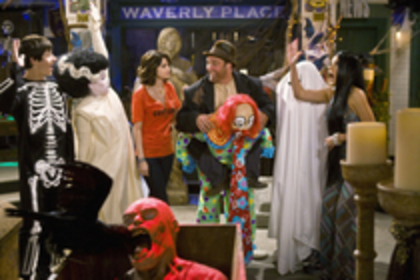 normal_02 - Wizards of Waverly Place Season 3 Episode 2 Halloween Party