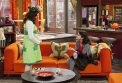 04 - Wizards of Waverly Place Season 2 Episode 27 Wizards vs Vampires Dream Date