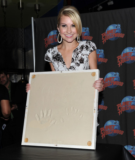 Chelsea+Staub+Chelsea+Staub+Visits+Planet+_d-tMMaxIH6l - Cateva PoZe Cu ChElSeA StAuB