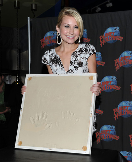 Chelsea+Staub+Chelsea+Staub+Visits+Planet+DAq0z1C6xMOl