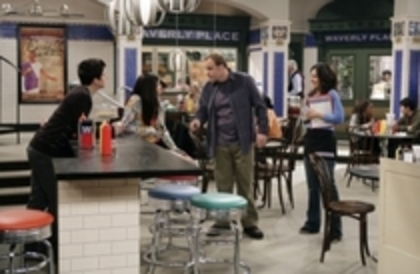 011 - Wizards of Waverly Place Season 1 Episode 6 You Cant Always Get What Yu Carpet