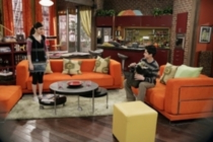 012 - Wizards of Waverly Place Season 1 Episode 6 You Cant Always Get What Yu Carpet
