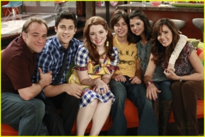 Magicienii din Waverly Place Magicienii din Waverly Place