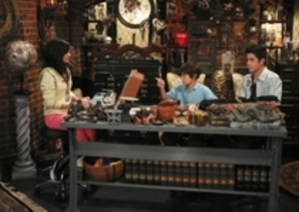 004 - Wizards of Waverly Place Season 1 Episode 8 Curb your Dragon